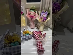 هدیه های روز ولنتاین و فستیوال اواسط پاییز: عروسک های کورومی، دسته گل رز، صابون، گل، آفتاب