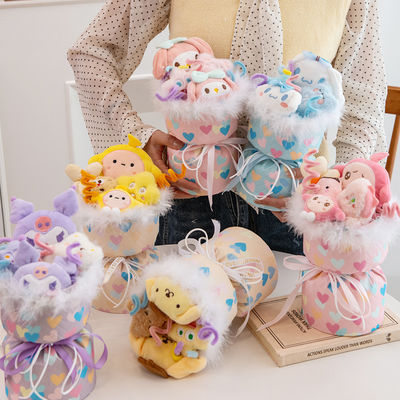 قیمت خوب 20x35 سانتي متر بوکت گل عروسک کورومي مناسب براي دوست دختر روز ولنتين فارغ التحصيلي روز بچه ها چند رنگ آنلاین