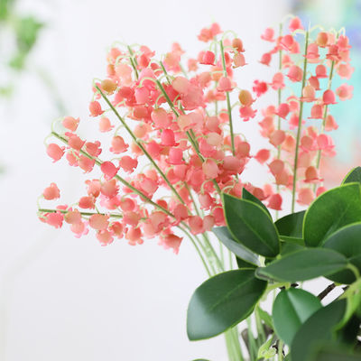 قیمت خوب گل شبیه سازی شده از لاستیک نرم روستایی زنگ کوچک آویزان، گل لیلی دره گلدان کوچک، گل جعلی، گل زنگ باد، لوازم عکاسی عروسی آنلاین