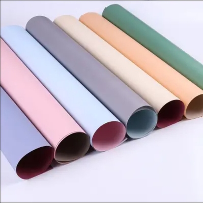 قیمت خوب بیش از ۵۰ رنگ کاغذ پوشک گل پلاستیکی 58*58 سانتی متر برای پوشک صابون اویا آنلاین