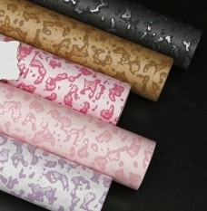 قیمت خوب 57*57 سانتی متر کاغذ بسته بندی گل الگوی پلنگ برای گلدان های روز ولنتاین شیرین و تند آنلاین
