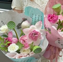 قیمت خوب کاغذ بسته بندی گل پوسته گاو به سبک چینی برای بسته بندی بوکت آنلاین
