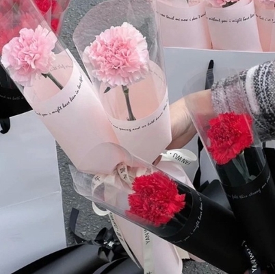 کاغذ بسته بندی روز مادر، بسته بسته بندی گل رز، کاغذ بسته بندی گل گاردن، یک کیسه